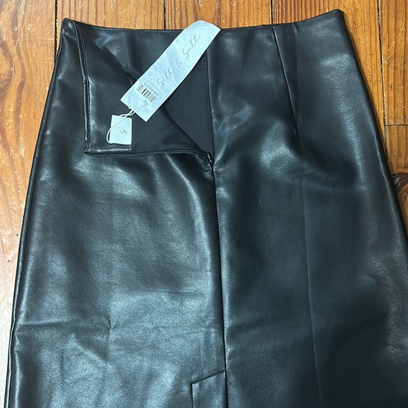 Leather black skirt - Picture 5 of 6